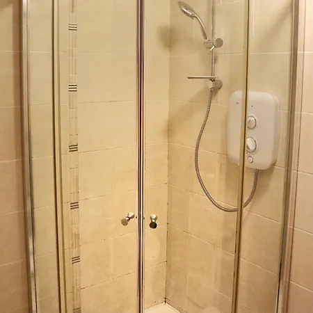 Deluxe Dwelling - 15 Mins From City/airport * Cork