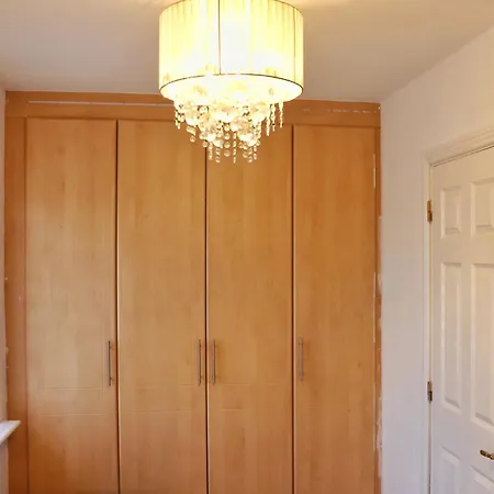 Δωμάτια σε οικογενειακή κατοικία Deluxe Dwelling - 15 Mins From City/airport