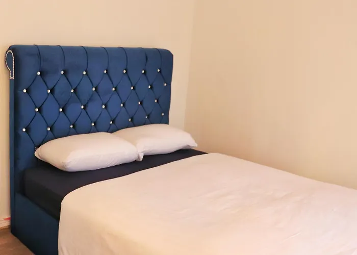 Проживание в семье Deluxe Dwelling - 15 Mins From City/airport *