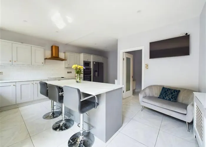 民宿 Deluxe Dwelling - 15 Mins From City/airport 科克